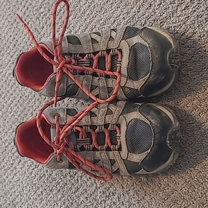 Columbia brand hiking sneakers